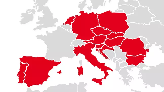 Výrez z mapy Európy so všetkými krajinami, v ktorých má KiK svoje predajne, znázornené ako symbol expanzie